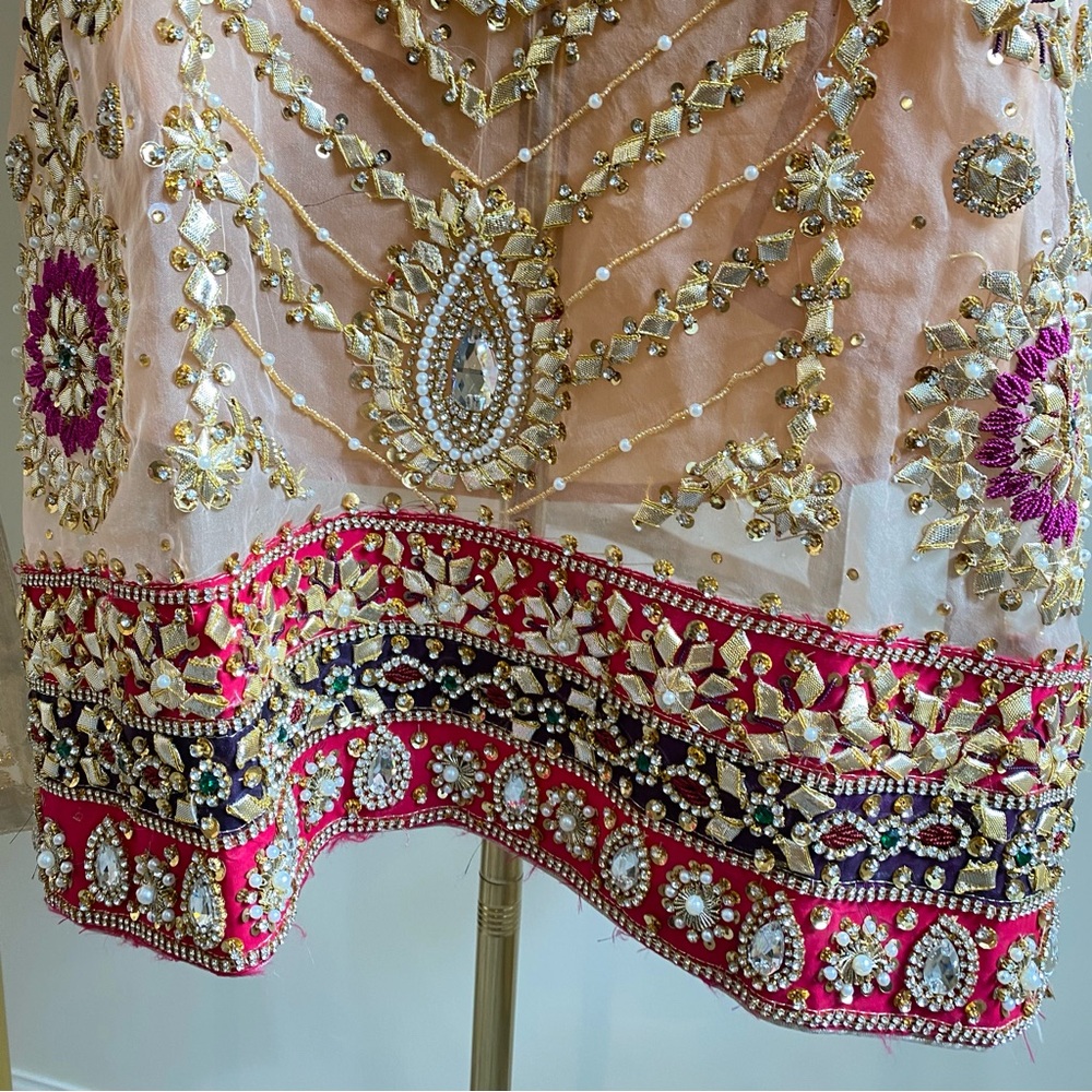 Embroidered Peach and Gold Traditional Dress shalwar kameez Mehndi - Picture 5 of 6